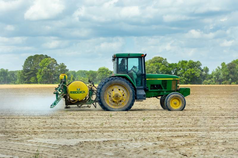 Pneus tracteur avec montage à domicile dans le secteur de Montpellier et alentour : XXL TYRES, votre solution tout-en-un